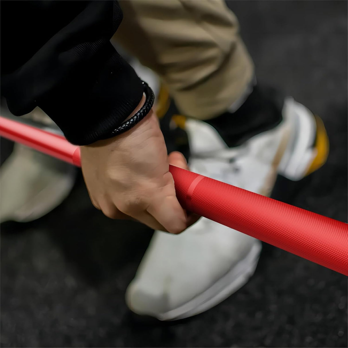6FT and 7FT Olympic barbell bars with 2-inch sleeves, 28mm knurled shafts and rotating sleeves for home gym strength training