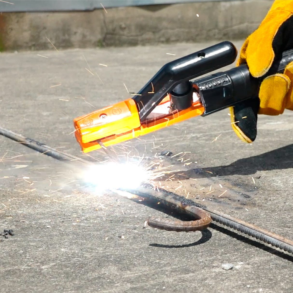 INGCO 1000A Welding Electrode Holder