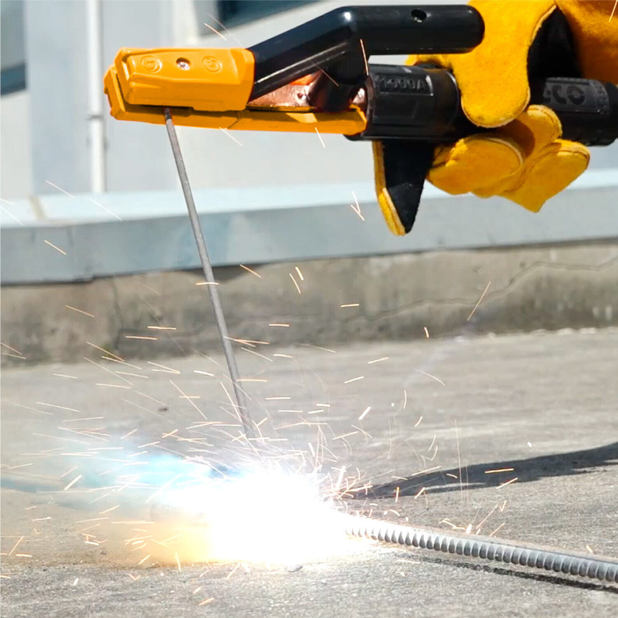 INGCO 1000A Welding Electrode Holder