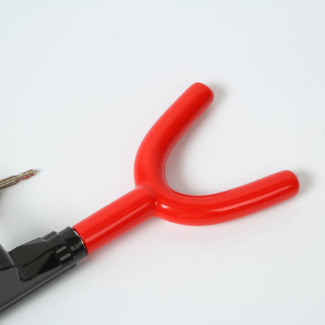 heavy-duty U-shaped car steering wheel lock in red with keyed lock cylinder, rubber handle grip, metal security bar and two keys for vehicle anti-theft deterrence