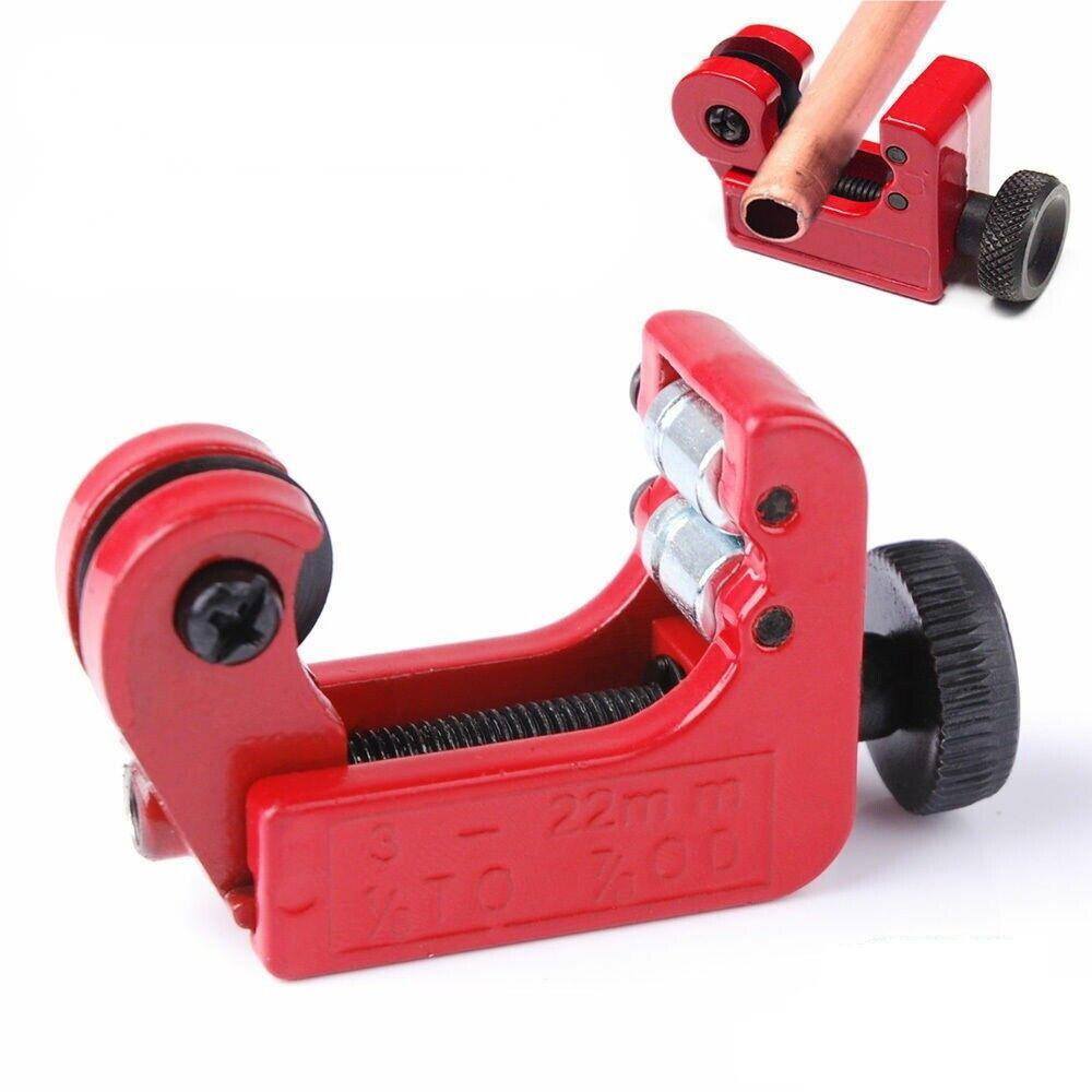 Mini Pipe Tube Cutter designed for cutting copper and PVC in confined spaces. Features quick adjustment and robust, stable construction. Ideal for plumbers, refrigeration, and auto HVAC tasks. Dimensions: 62x21.5x38mm, weight: 68g